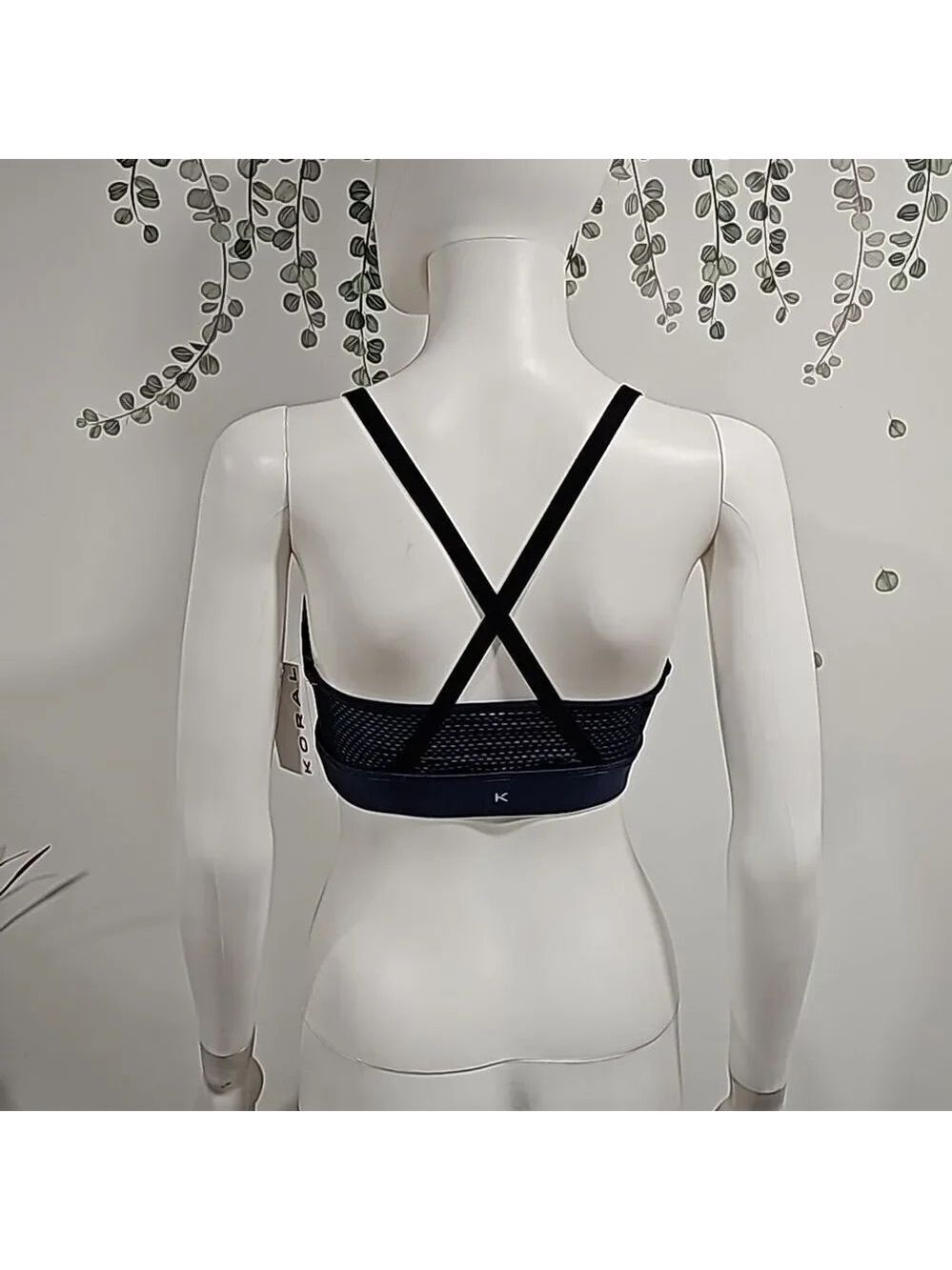 KORAL Ali Infinity Sports Bra - Picture 8 of 9